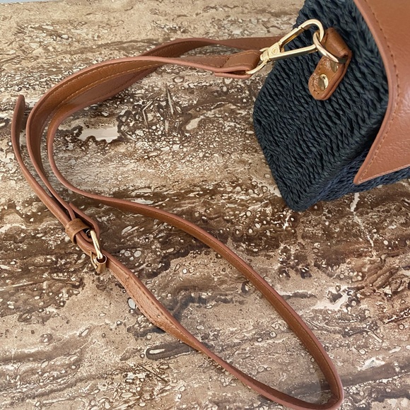 Gorgeous Crossbody Bag Handmade in Ecuador - Picture 5 of 6